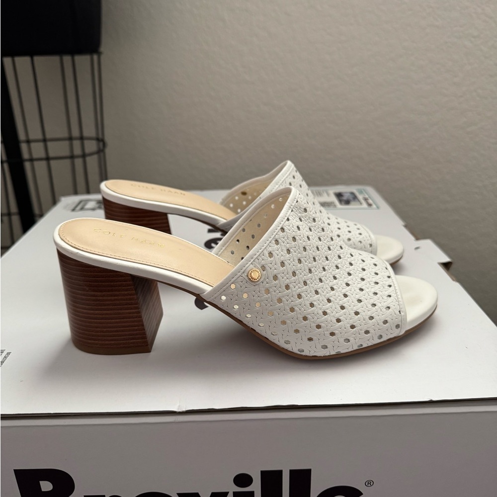 COLE HAAN beautiful white leather wedge from Nordstrom sz 81/2